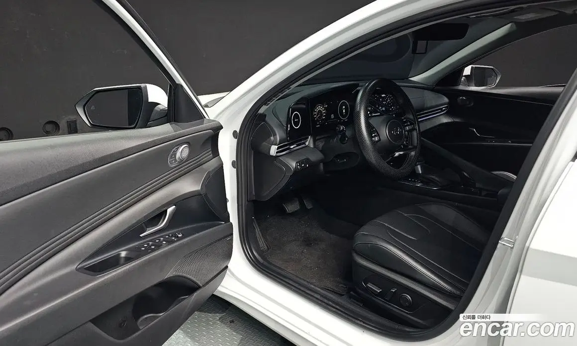 Hyundai Avante 2021 1.6 автомат (гидро), фото 13
