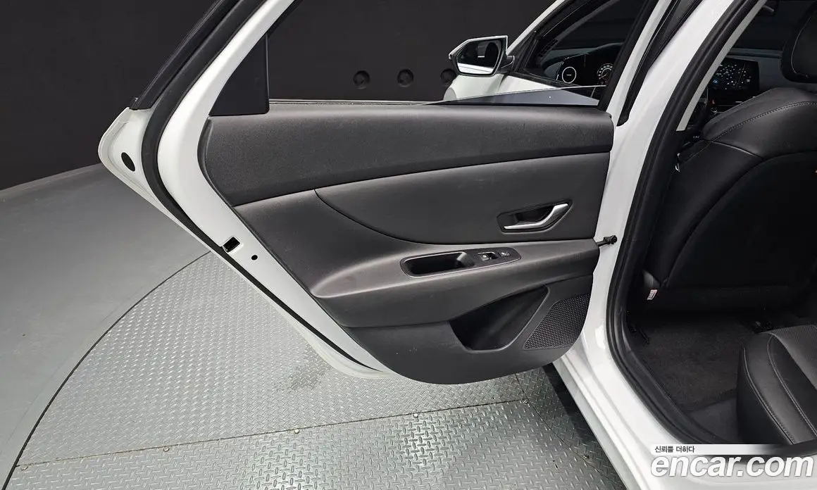 Hyundai Avante 2021 1.6 автомат (гидро), фото 15