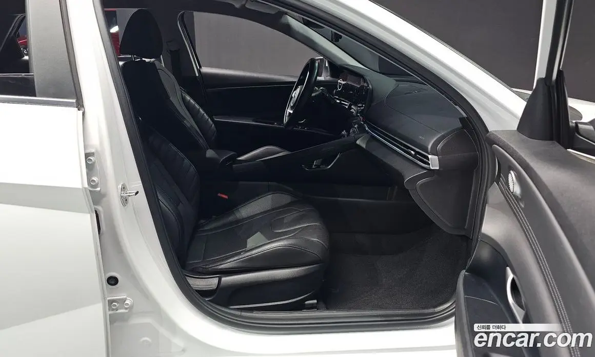Hyundai Avante 2021 1.6 автомат (гидро), фото 16