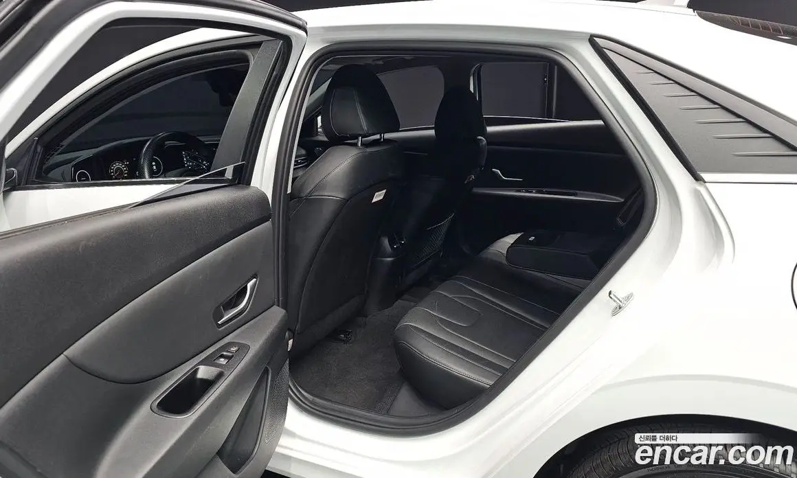 Hyundai Avante 2021 1.6 автомат (гидро), фото 18