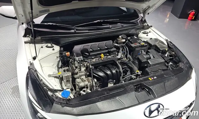 Hyundai Avante 2021 1.6 автомат (гидро), миниатюра 6