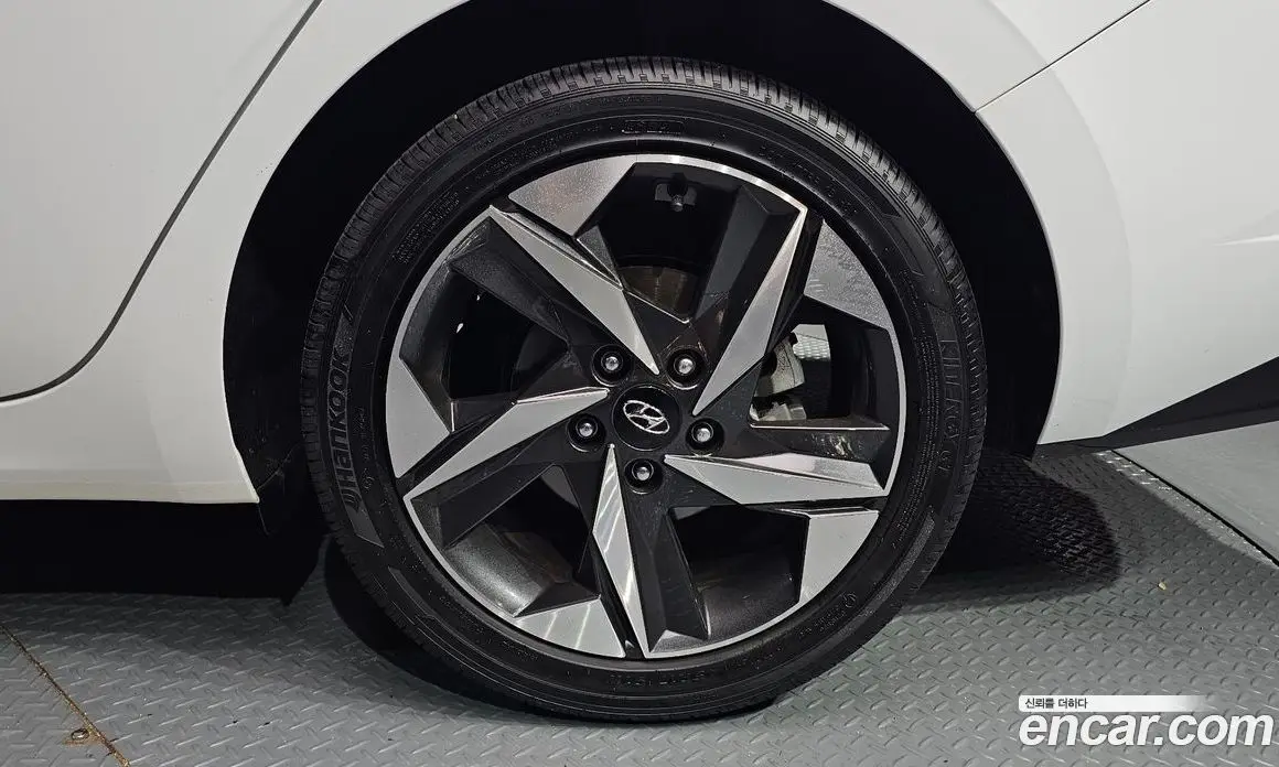 Hyundai Avante 2021 1.6 автомат (гидро), фото 7
