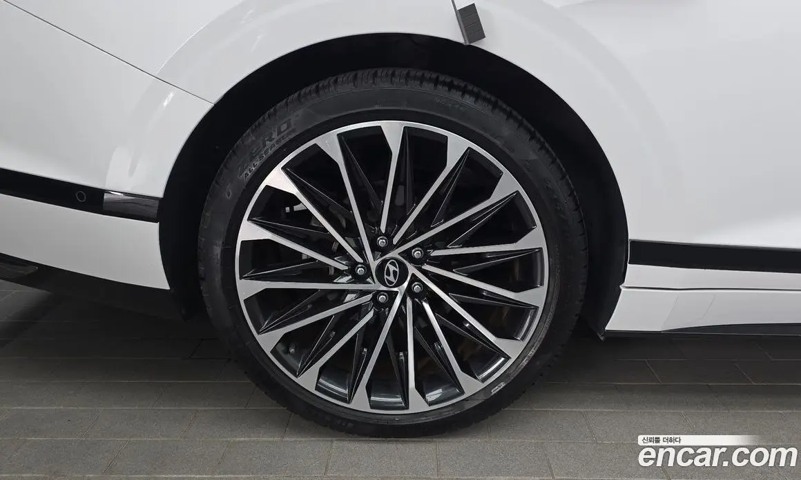 Hyundai Grandeur 2023 1.6 автомат (гидро), фото 5