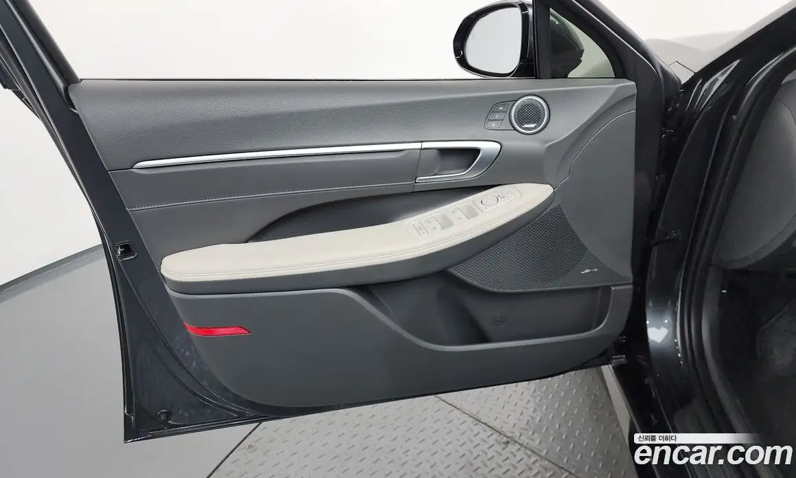 Hyundai Sonata 2023 2.0 автомат (гидро), фото 14
