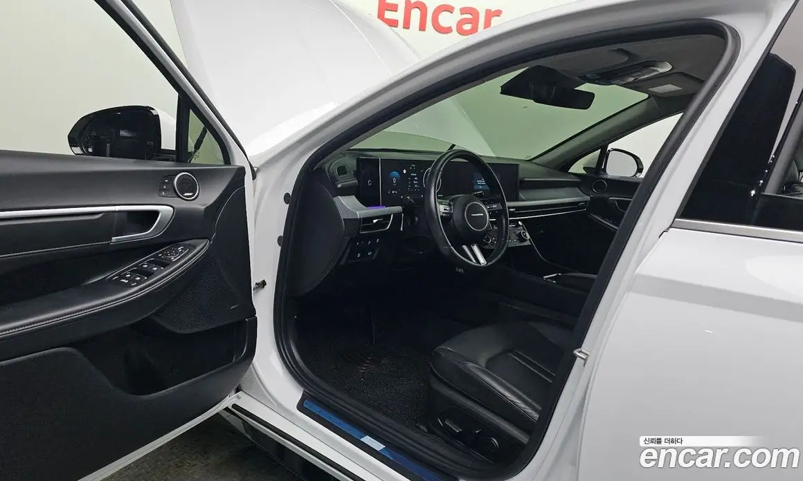 Hyundai Sonata 2024 1.6 автомат (гидро), фото 13