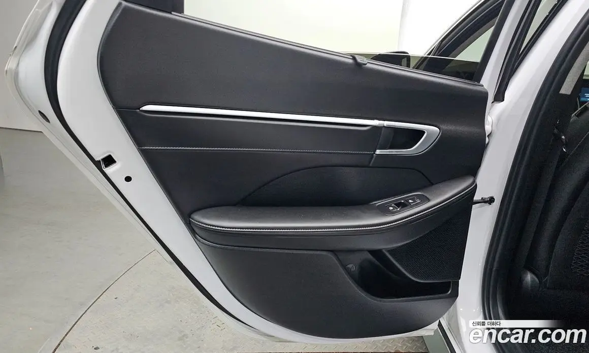 Hyundai Sonata 2024 1.6 автомат (гидро), фото 15