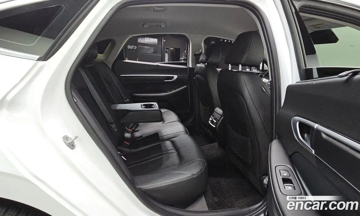 Hyundai Sonata 2024 1.6 автомат (гидро), фото 16