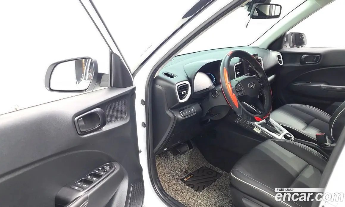 Hyundai Venue 2023 1.6 автомат (гидро), фото 13