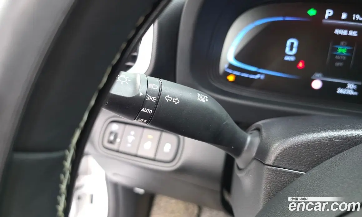 Hyundai Venue 2023 1.6 автомат (гидро), фото 27
