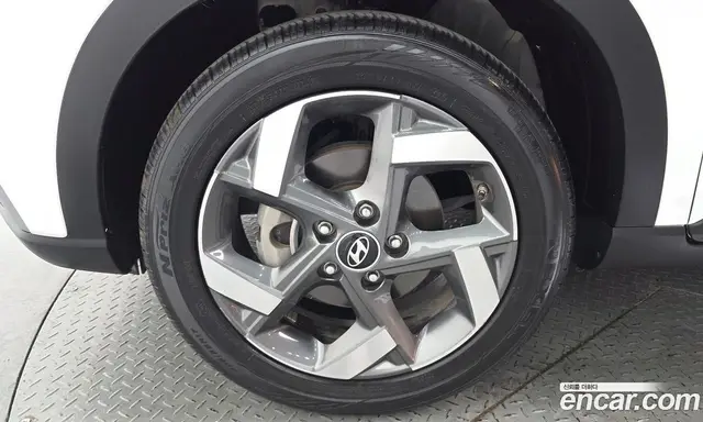 Hyundai Venue 2023 1.6 автомат (гидро), миниатюра 5