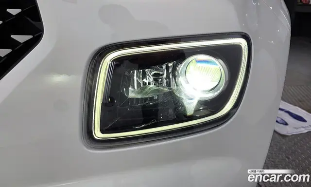 Hyundai Venue 2023 1.6 автомат (гидро), миниатюра 8