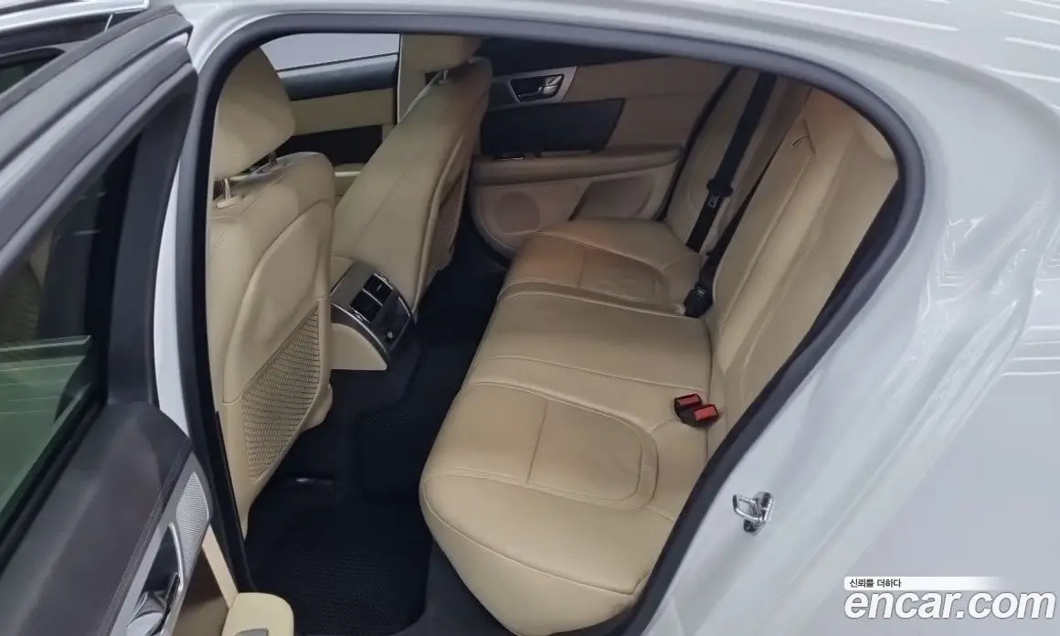 Jaguar XF 2013 2.0 автомат (гидро), фото 13 Jaguar XF 2013 2.0 автомат (гидро), фото 13