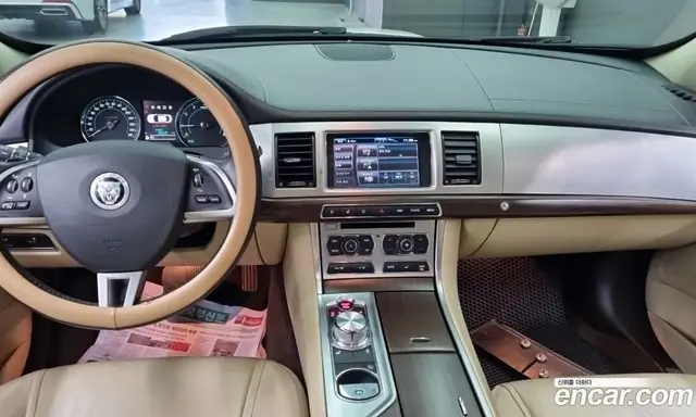 Jaguar XF 2013 2.0 автомат (гидро), миниатюра 6 Jaguar XF 2013 2.0 автомат (гидро), миниатюра 6