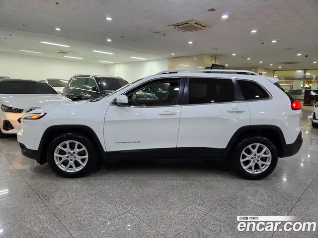 Jeep Cherokee 2016 2.4 автомат (гидро), миниатюра 3