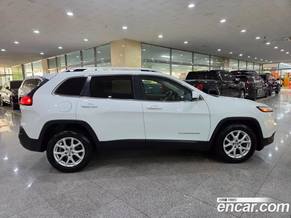 Jeep Cherokee 2016 2.4 автомат (гидро), фото 5