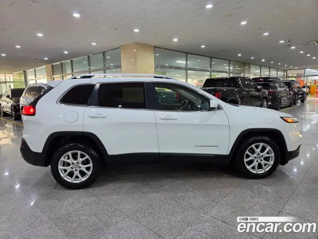 Jeep Cherokee 2016 2.4 автомат (гидро), миниатюра 5