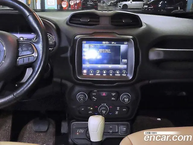 Jeep Renegade 2018 2.0 автомат (гидро), миниатюра 11