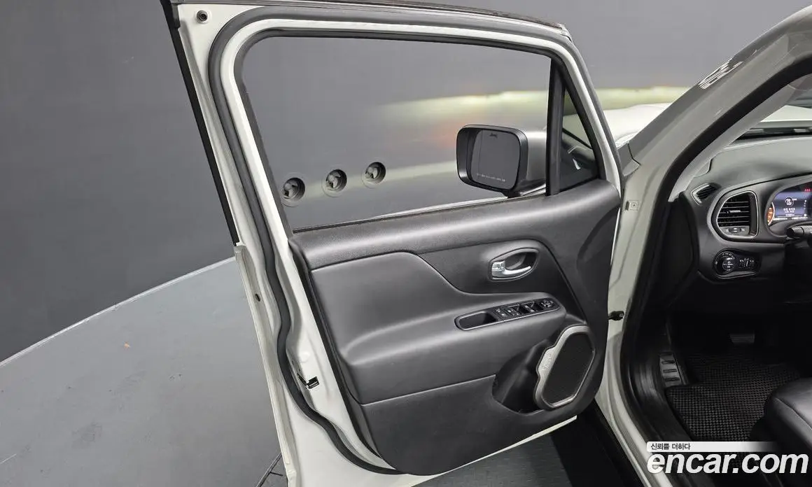 Jeep Renegade 2021 2.4 автомат (гидро), фото 14