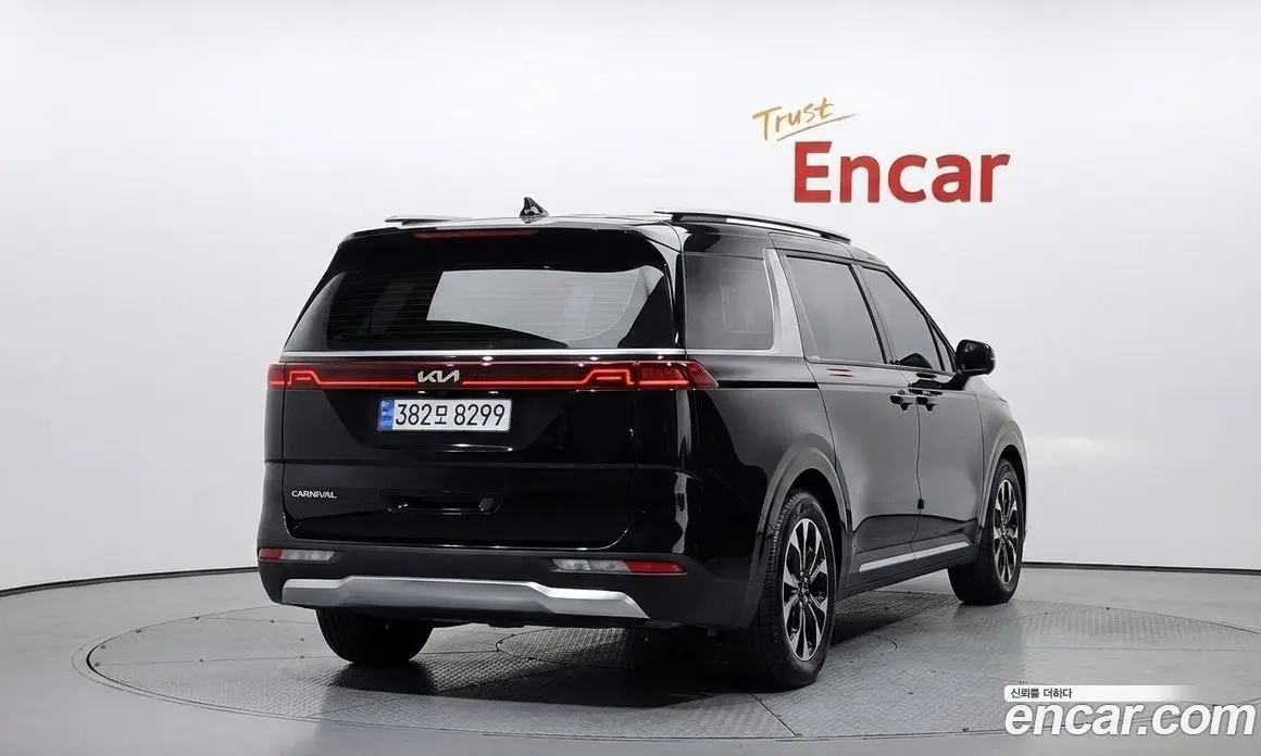 Kia Carnival 2023 2.2 автомат (гидро), фото 4