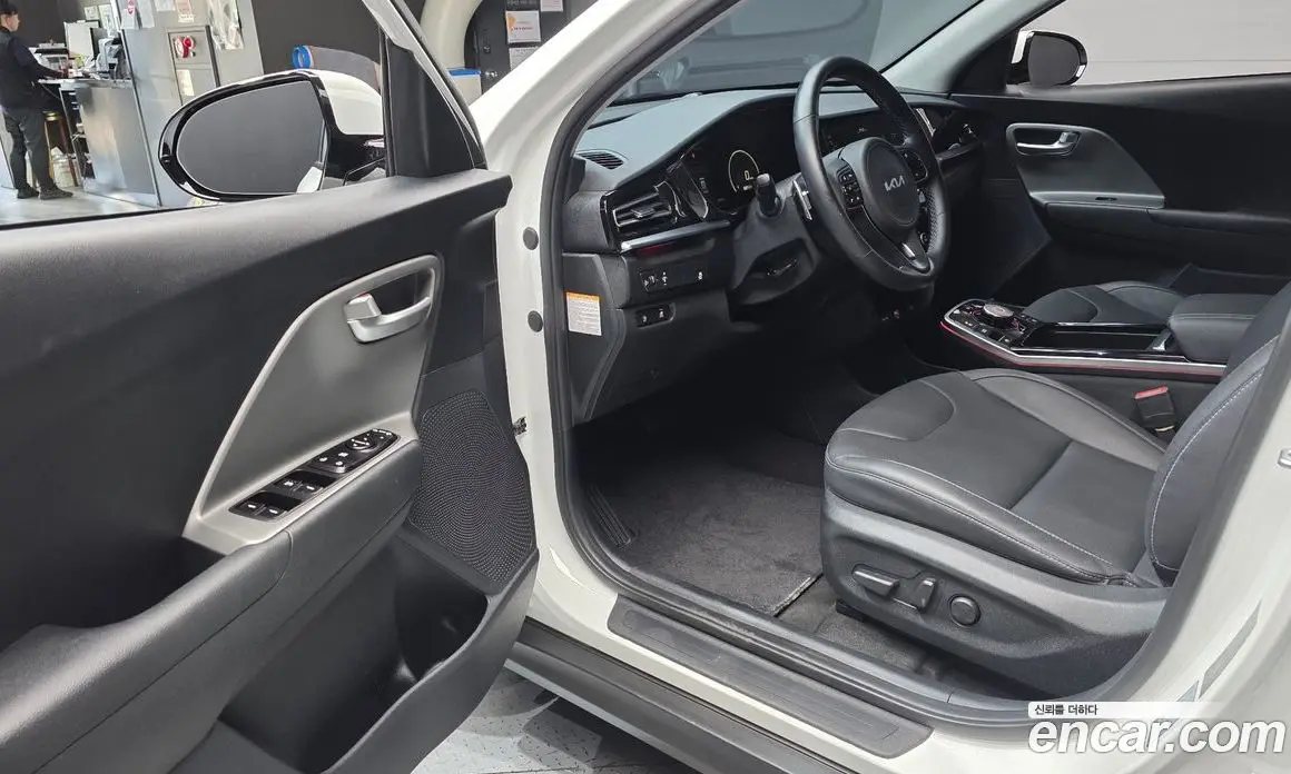 Kia Niro 2022 0.2 автомат (гидро), фото 13