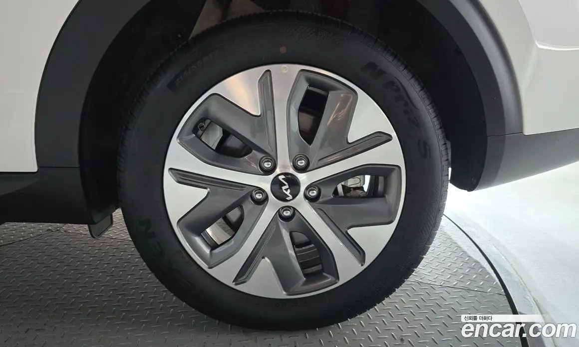 Kia Niro 2022 0.2 автомат (гидро), фото 7