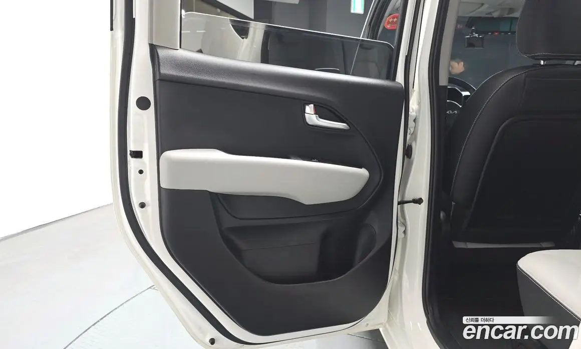 Kia Ray 2023 0.1 автомат (гидро), фото 13