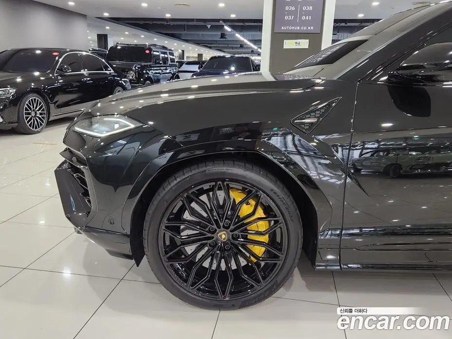 Lamborghini Urus 2025 4.0 автомат (гидро), фото 12 Lamborghini Urus 2025 4.0 автомат (гидро), фото 12