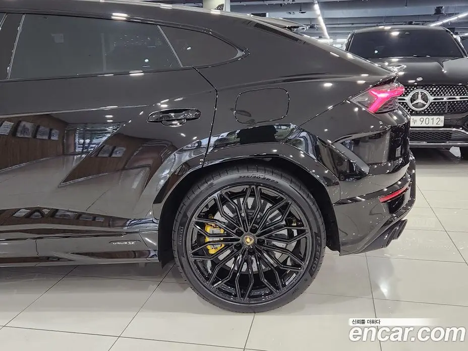 Lamborghini Urus 2025 4.0 автомат (гидро), фото 5 Lamborghini Urus 2025 4.0 автомат (гидро), фото 5