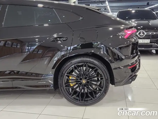 Lamborghini Urus 2025 4.0 автомат (гидро), миниатюра 5 Lamborghini Urus 2025 4.0 автомат (гидро), миниатюра 5