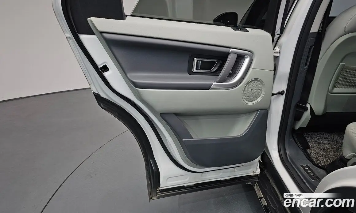 Land Rover Discovery Sport 2018 2.0 автомат (гидро), фото 14