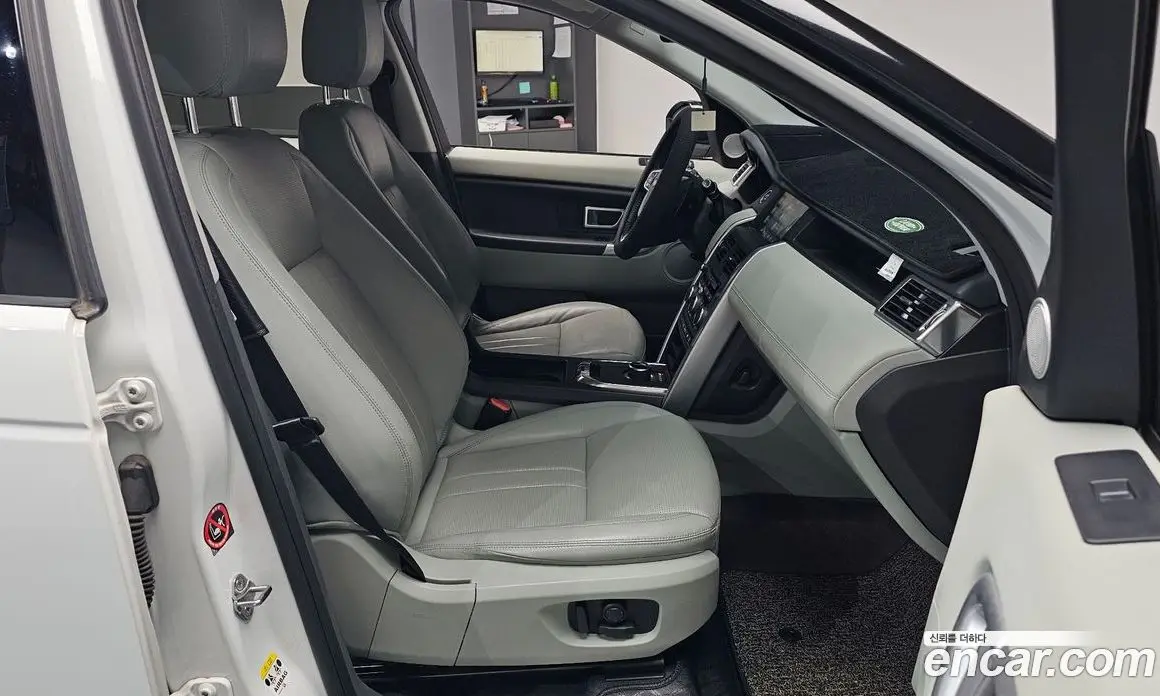 Land Rover Discovery Sport 2018 2.0 автомат (гидро), фото 15