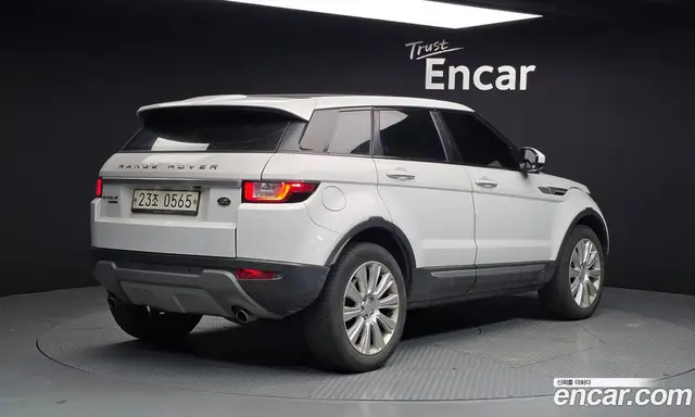 Land Rover Range Rover Evoque 2016 2.0 автомат (гидро), миниатюра 2