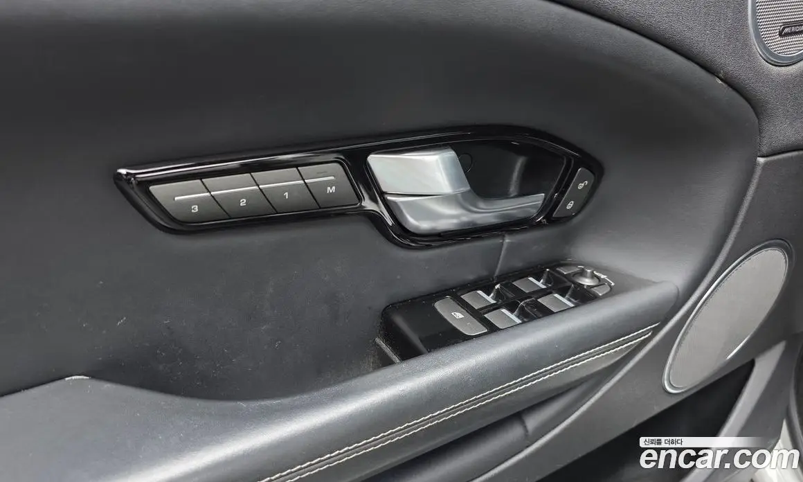 Land Rover Range Rover Evoque 2016 2.0 автомат (гидро), фото 16
