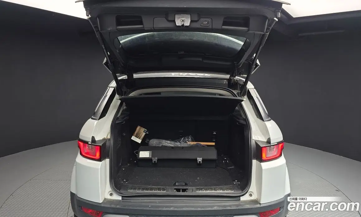 Land Rover Range Rover Evoque 2016 2.0 автомат (гидро), фото 20