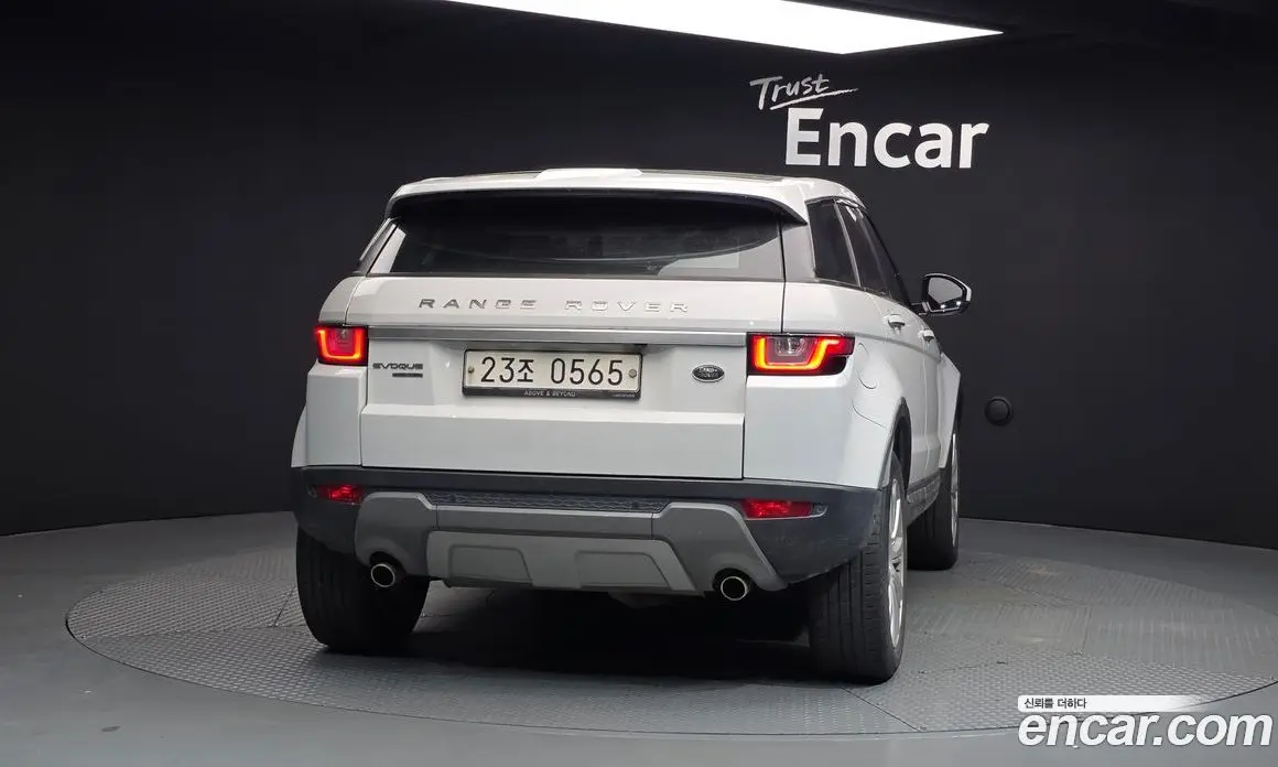 Land Rover Range Rover Evoque 2016 2.0 автомат (гидро), фото 4