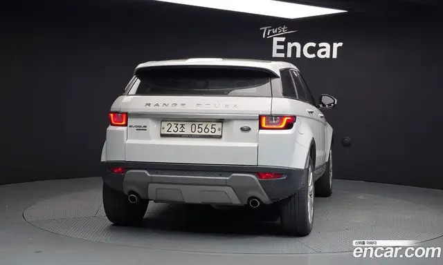 Land Rover Range Rover Evoque 2016 2.0 автомат (гидро), миниатюра 4