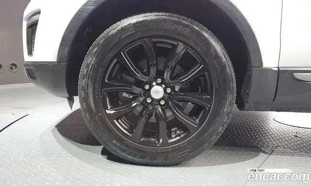 Land Rover Range Rover Evoque 2018 2.0 автомат (гидро), миниатюра 5