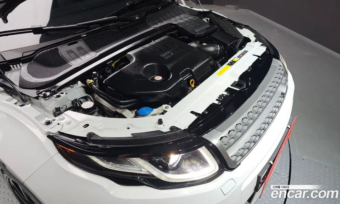 Land Rover Range Rover Evoque 2018 2.0 автомат (гидро), фото 6