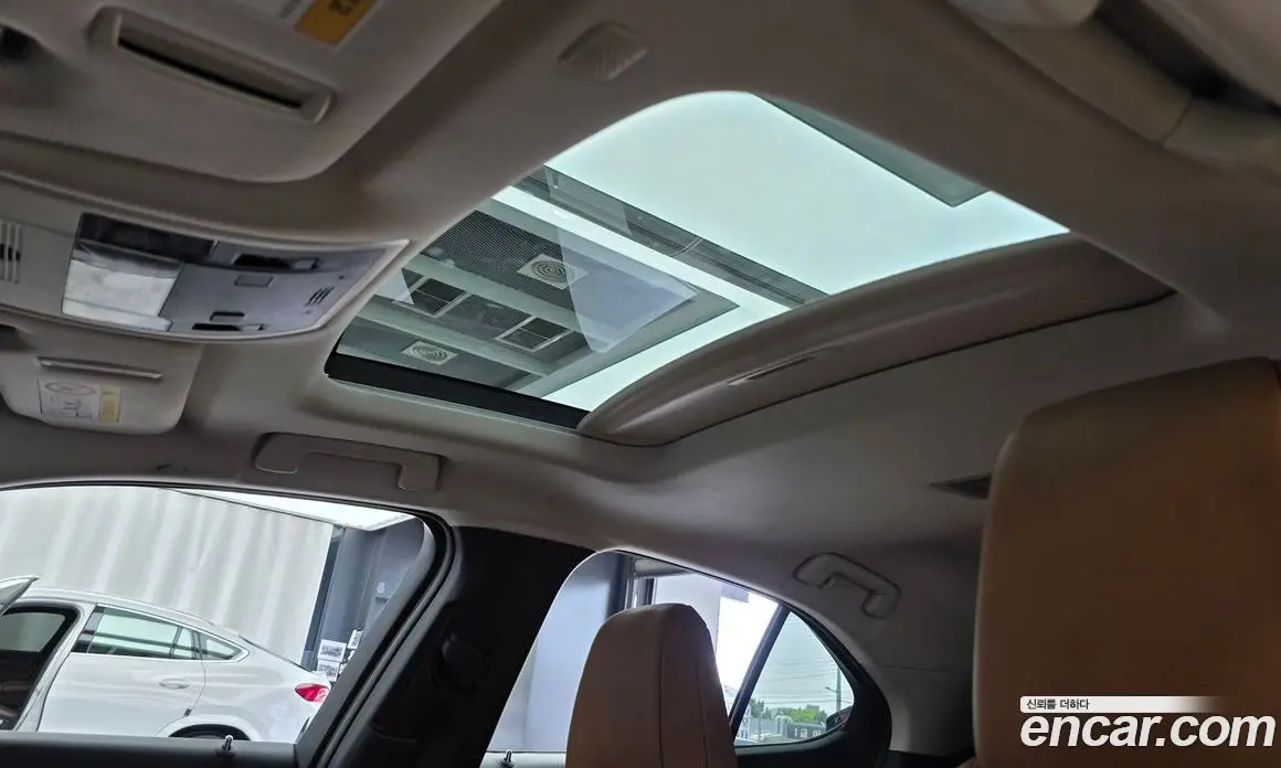 Lexus UX 2019 2.0 автомат (гидро), фото 18 Lexus UX 2019 2.0 автомат (гидро), фото 18
