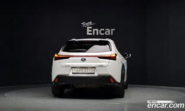 Lexus UX 2019 2.0 автомат (гидро), миниатюра 4 Lexus UX 2019 2.0 автомат (гидро), миниатюра 4