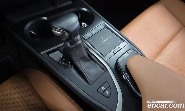 Lexus UX 2019 2.0 автомат (гидро), миниатюра 9 Lexus UX 2019 2.0 автомат (гидро), миниатюра 9