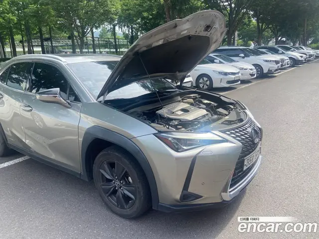 Lexus UX 2019 2.0 автомат (вариатор), миниатюра 5 Lexus UX 2019 2.0 автомат (вариатор), миниатюра 5