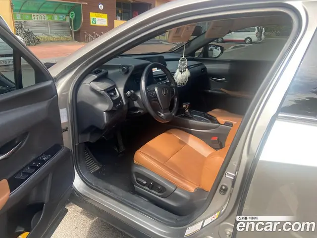 Lexus UX 2019 2.0 автомат (вариатор), миниатюра 7 Lexus UX 2019 2.0 автомат (вариатор), миниатюра 7