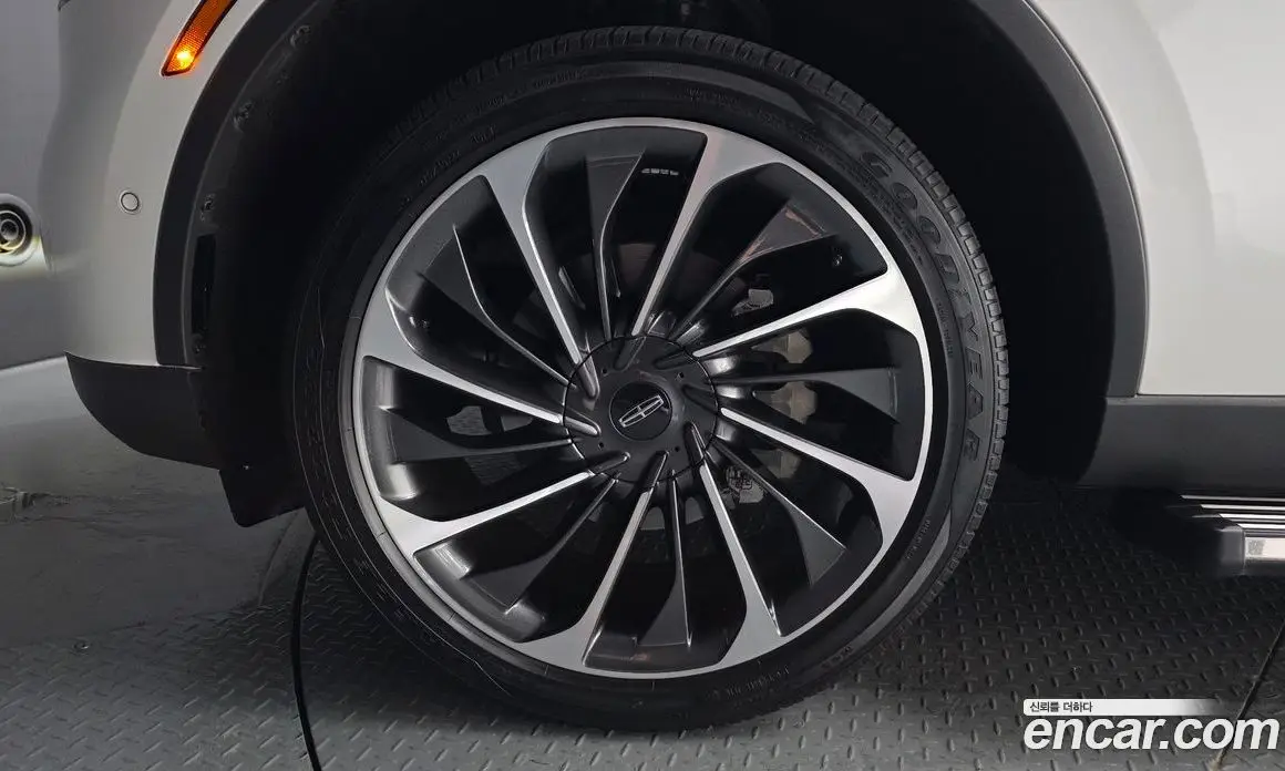 Lincoln Aviator 2022 3.0 автомат (гидро), фото 4 Lincoln Aviator 2022 3.0 автомат (гидро), фото 4