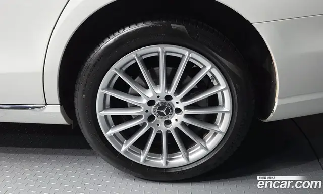 Mercedes-Benz E-Class 2023 2.0 гидро, миниатюра 5 Mercedes-Benz E-Class 2023 2.0 гидро, миниатюра 5