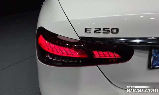 Mercedes-Benz E-Class 2023 2.0 гидро, миниатюра 9 Mercedes-Benz E-Class 2023 2.0 гидро, миниатюра 9