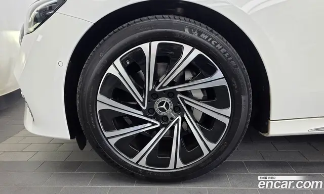 Mercedes-Benz E-Class 2024 2.0 гидро, миниатюра 5 Mercedes-Benz E-Class 2024 2.0 гидро, миниатюра 5