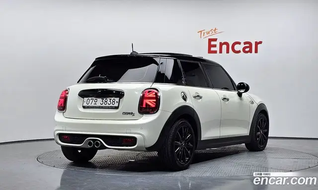 Mini Cooper 2019 2.0 автомат (гидро), миниатюра 2