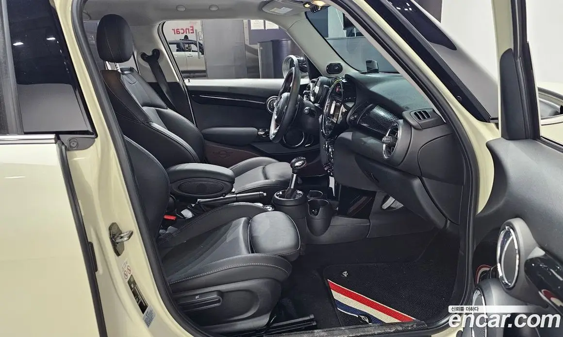 Mini Cooper 2019 2.0 автомат (гидро), фото 16
