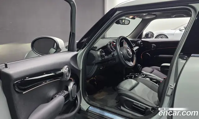 Mini Cooper 2022 1.5 автомат (гидро), миниатюра 8